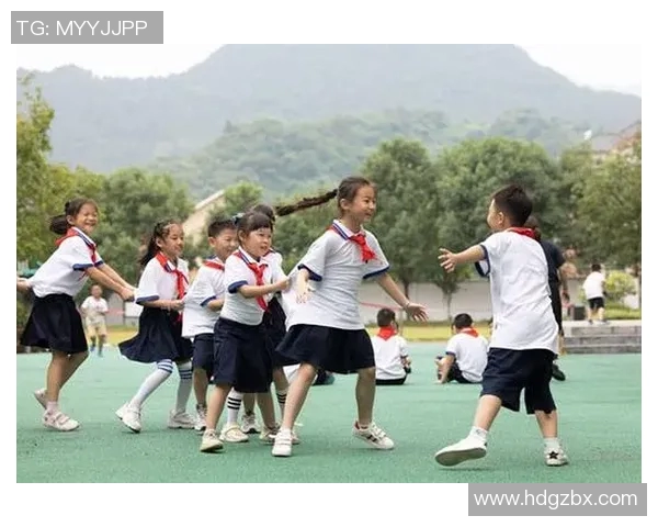 我的竹马是足球明星他的梦想与我的青春交织成的故事