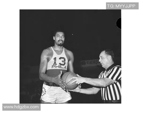 威尔特张伯伦篮球哲学的深层内涵与超越数据的智慧探讨 威尔特张伯伦篮球哲学的深层内涵与超越数据的智慧探讨