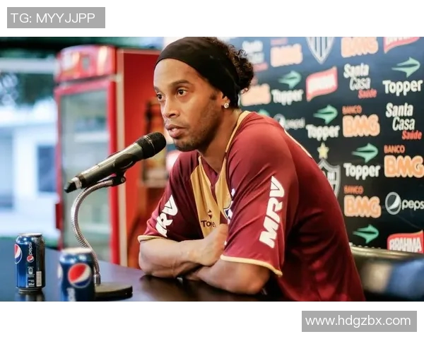 足球明星私下休闲装扮全景展示时尚风格与个性魅力